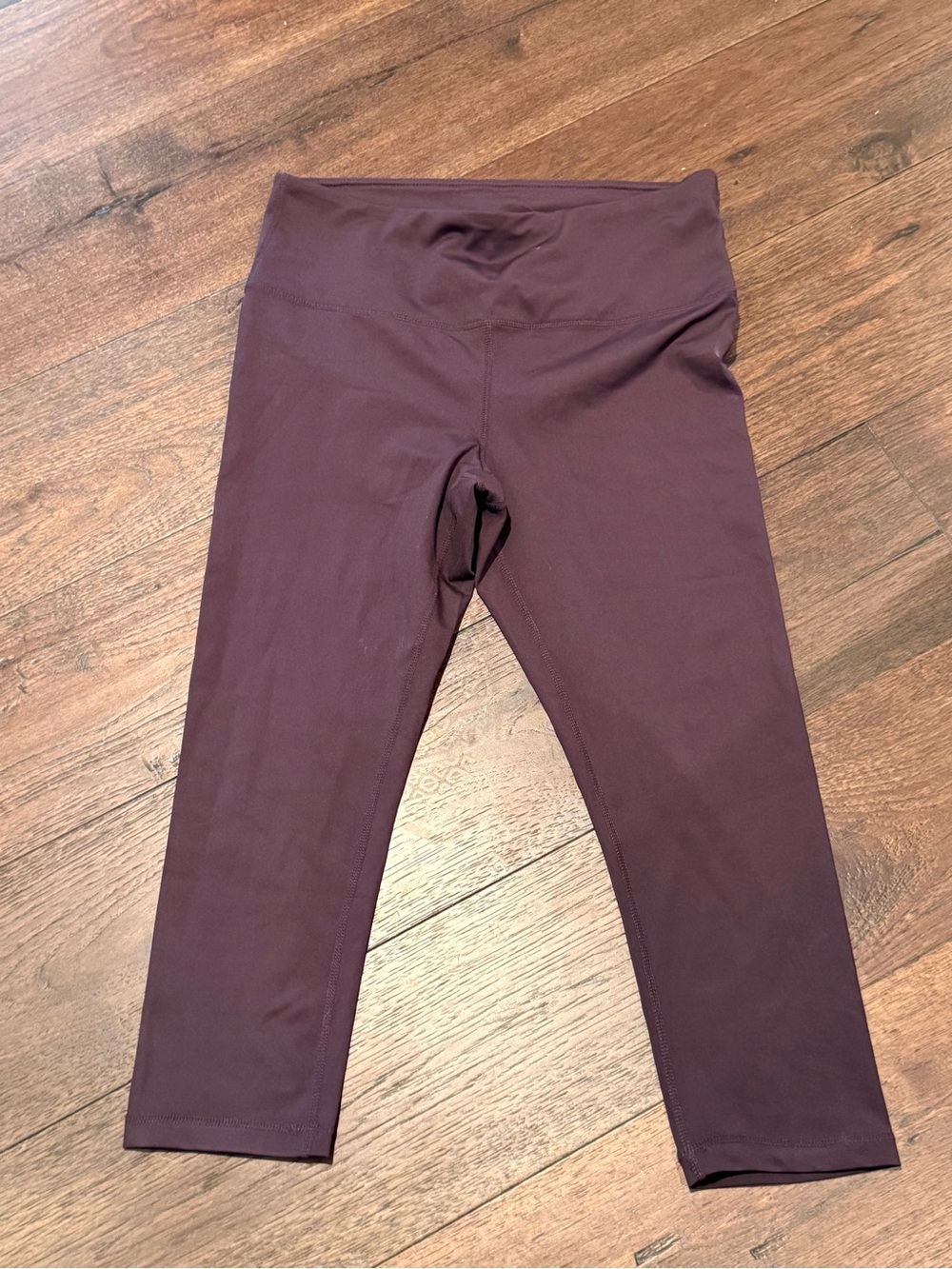 Yogalicious High-Waist Capri Leggings — Plum - Picture 2 of 3